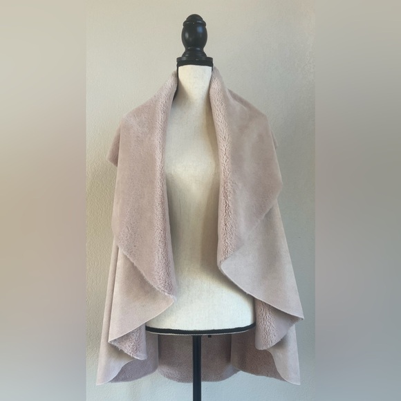 Look by M Vest Shawl - Picture 7 of 16